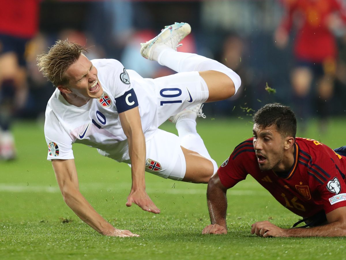 Leeds United news as Arsenal's Martin Odegaard fumes at horror tackle near miss for Whites clash - Leeds Live