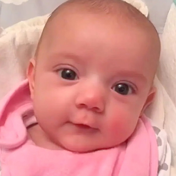 8-week-old baby says “I love you” to mom