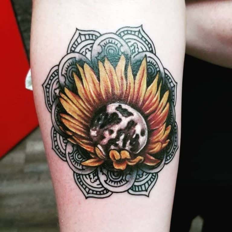 135+ Sunflower tattoo ideas: A reminder of joyful energy with you wherever you go