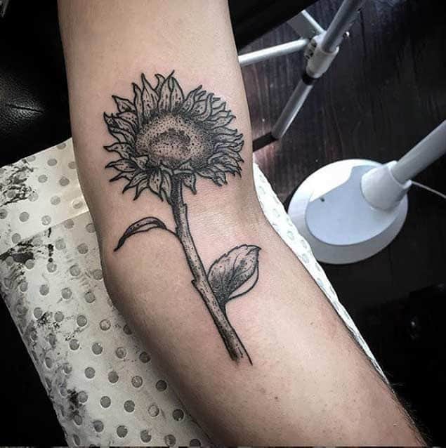 135+ Sunflower tattoo ideas: A reminder of joyful energy with you wherever you go