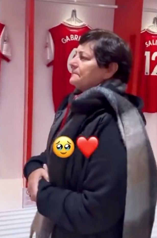 Jorginho’s mother, an Arsenal star, was overcome with emotion in the Gunners’ dressing room. – AmazingUnitedState.Com