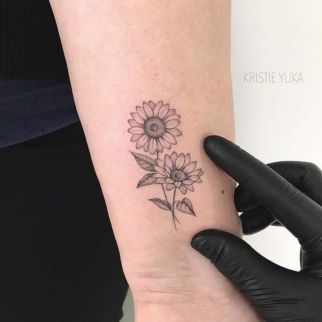 135+ Sunflower tattoo ideas: A reminder of joyful energy with you wherever you go