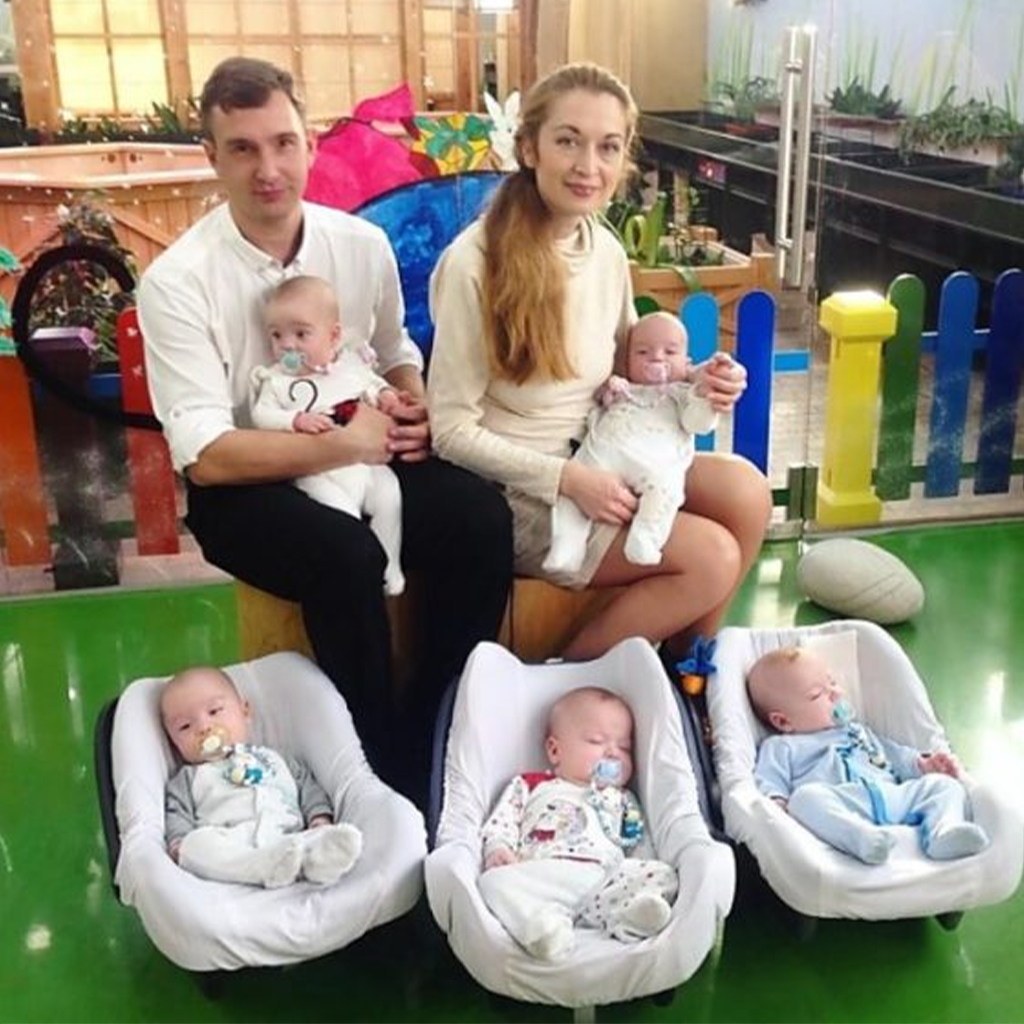 A mother of quintuplets becomes a single mother after the birth of her children, but it is her bravery that we admire.