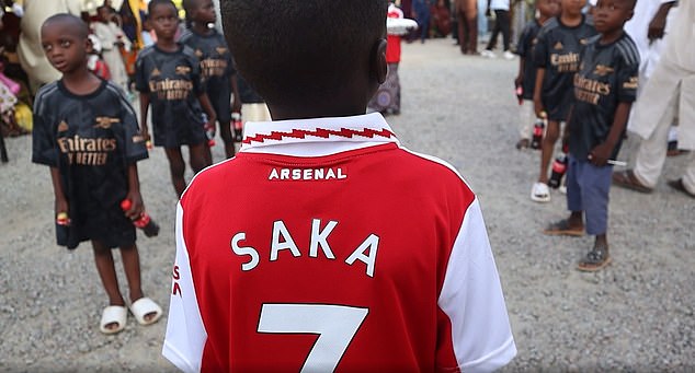 Arsenal striker Saka just made a nice gesture to give gifts to Nigerian children