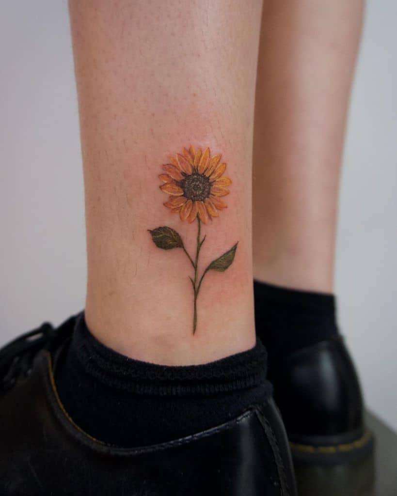 135+ Sunflower tattoo ideas: A reminder of joyful energy with you wherever you go