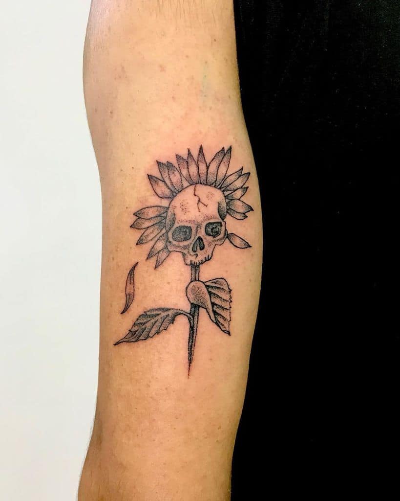 135+ Sunflower tattoo ideas: A reminder of joyful energy with you wherever you go