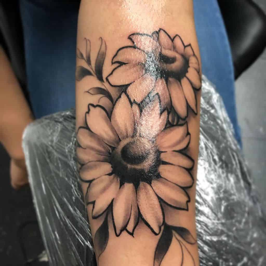 135+ Sunflower tattoo ideas: A reminder of joyful energy with you wherever you go