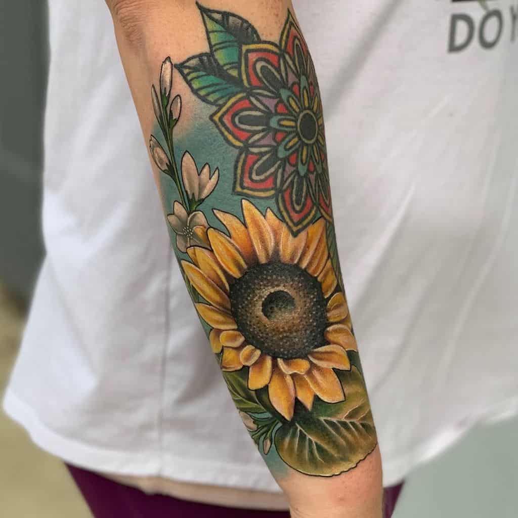 135+ Sunflower tattoo ideas: A reminder of joyful energy with you wherever you go