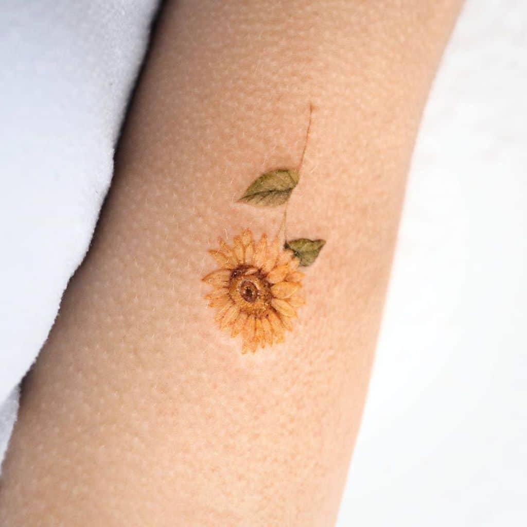 135+ Sunflower tattoo ideas: A reminder of joyful energy with you wherever you go