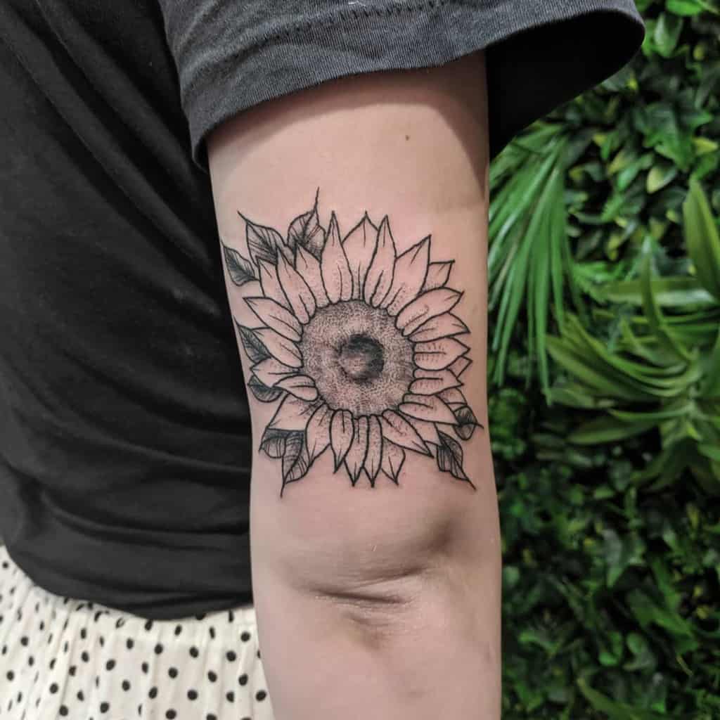 135+ Sunflower tattoo ideas: A reminder of joyful energy with you wherever you go