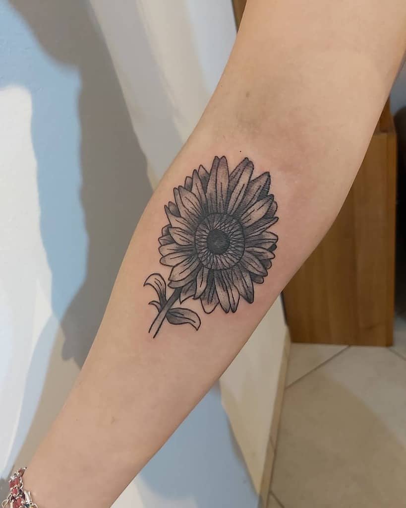 135+ Sunflower tattoo ideas: A reminder of joyful energy with you wherever you go