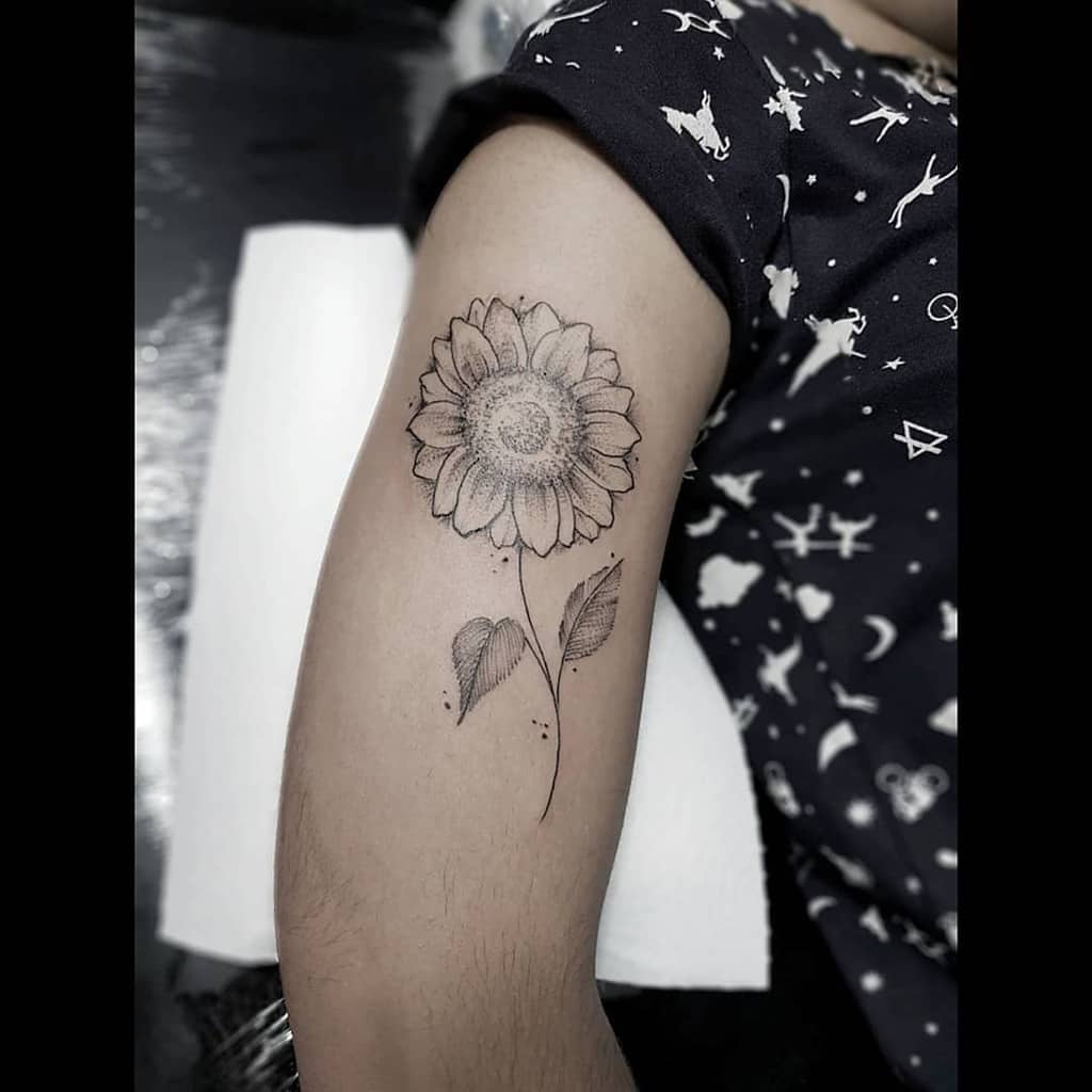 135+ Sunflower tattoo ideas: A reminder of joyful energy with you wherever you go