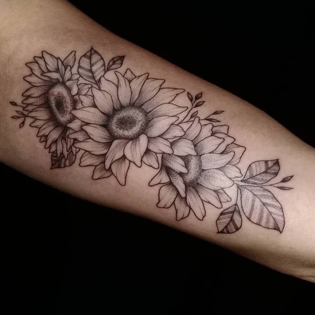 135+ Sunflower tattoo ideas: A reminder of joyful energy with you wherever you go