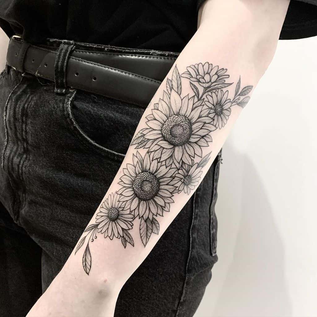 135+ Sunflower tattoo ideas: A reminder of joyful energy with you wherever you go