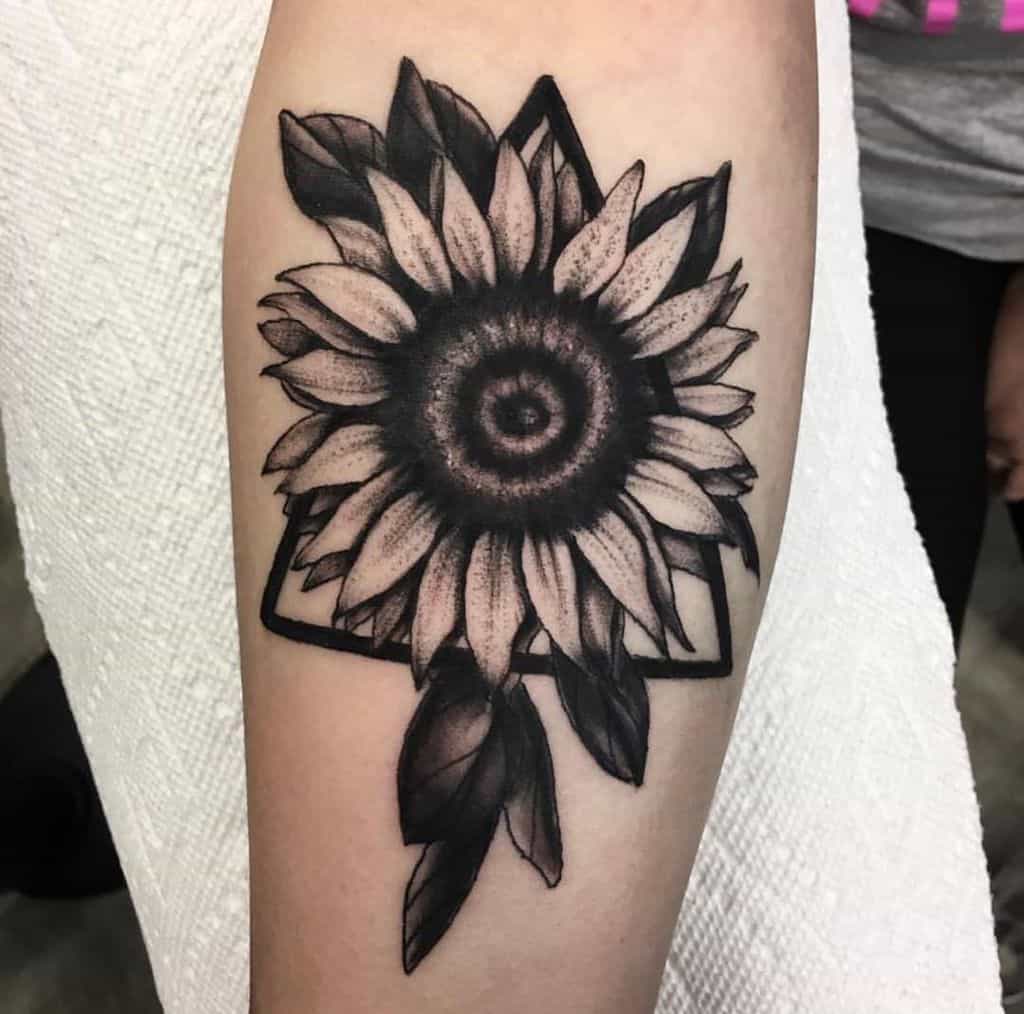 135+ Sunflower tattoo ideas: A reminder of joyful energy with you wherever you go