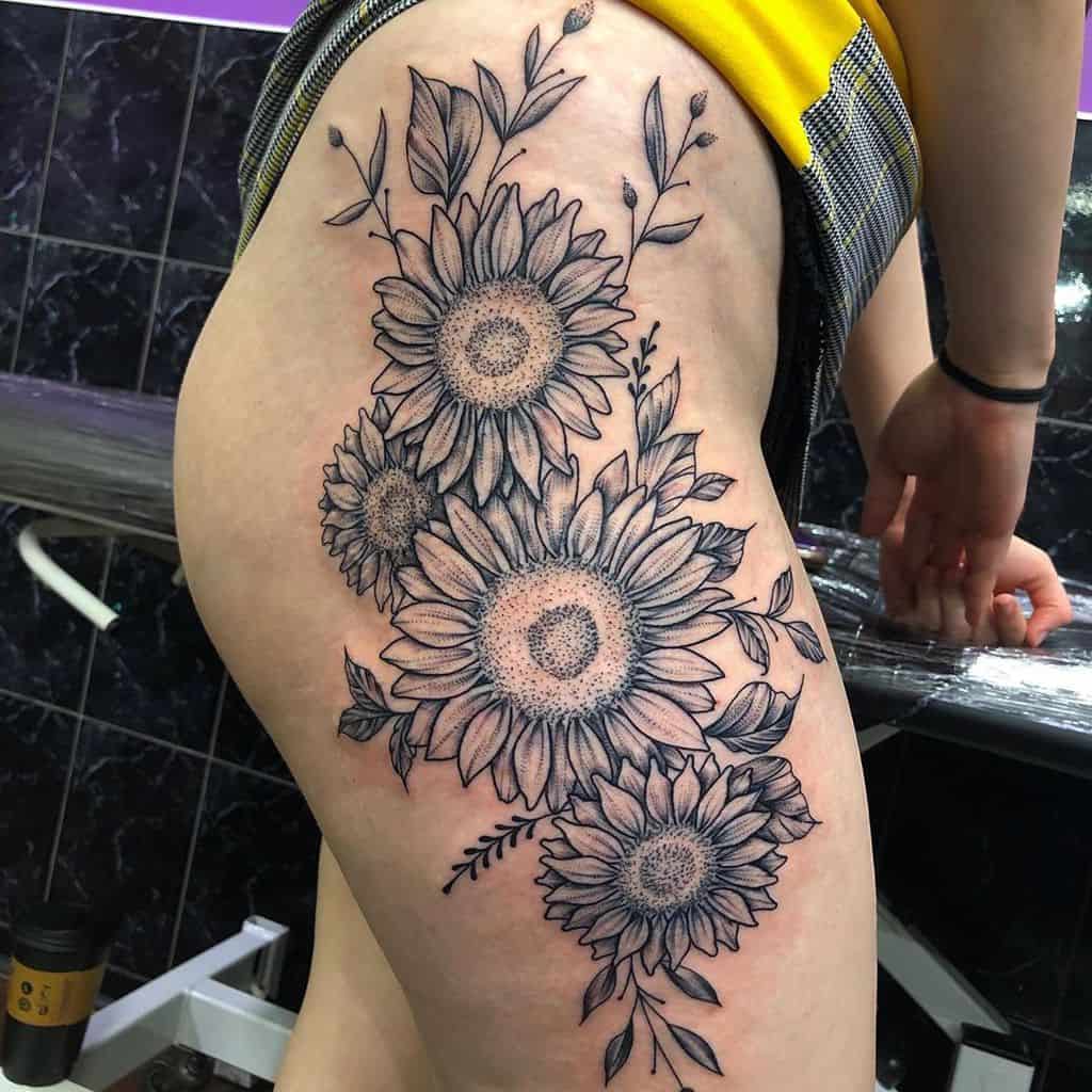 135+ Sunflower tattoo ideas: A reminder of joyful energy with you wherever you go