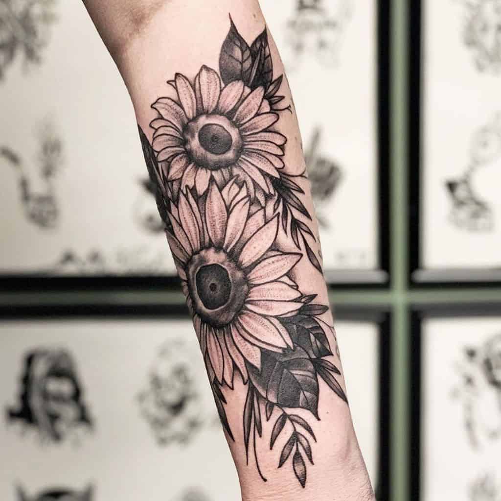 135+ Sunflower tattoo ideas: A reminder of joyful energy with you wherever you go