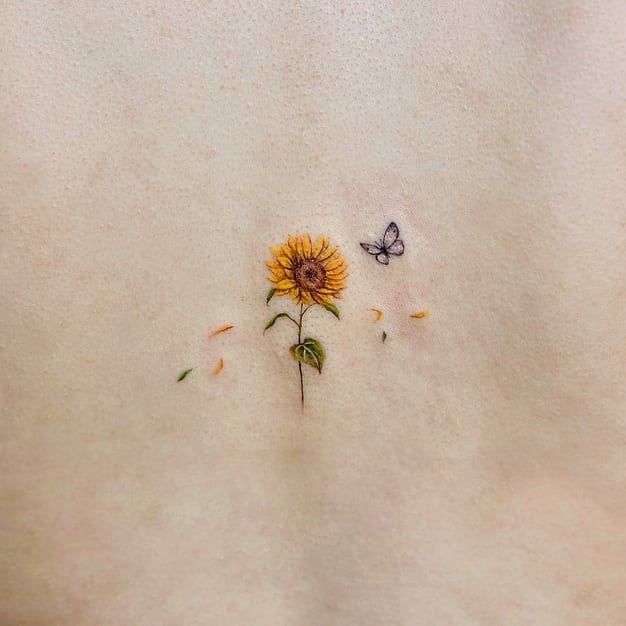 135+ Sunflower tattoo ideas: A reminder of joyful energy with you wherever you go