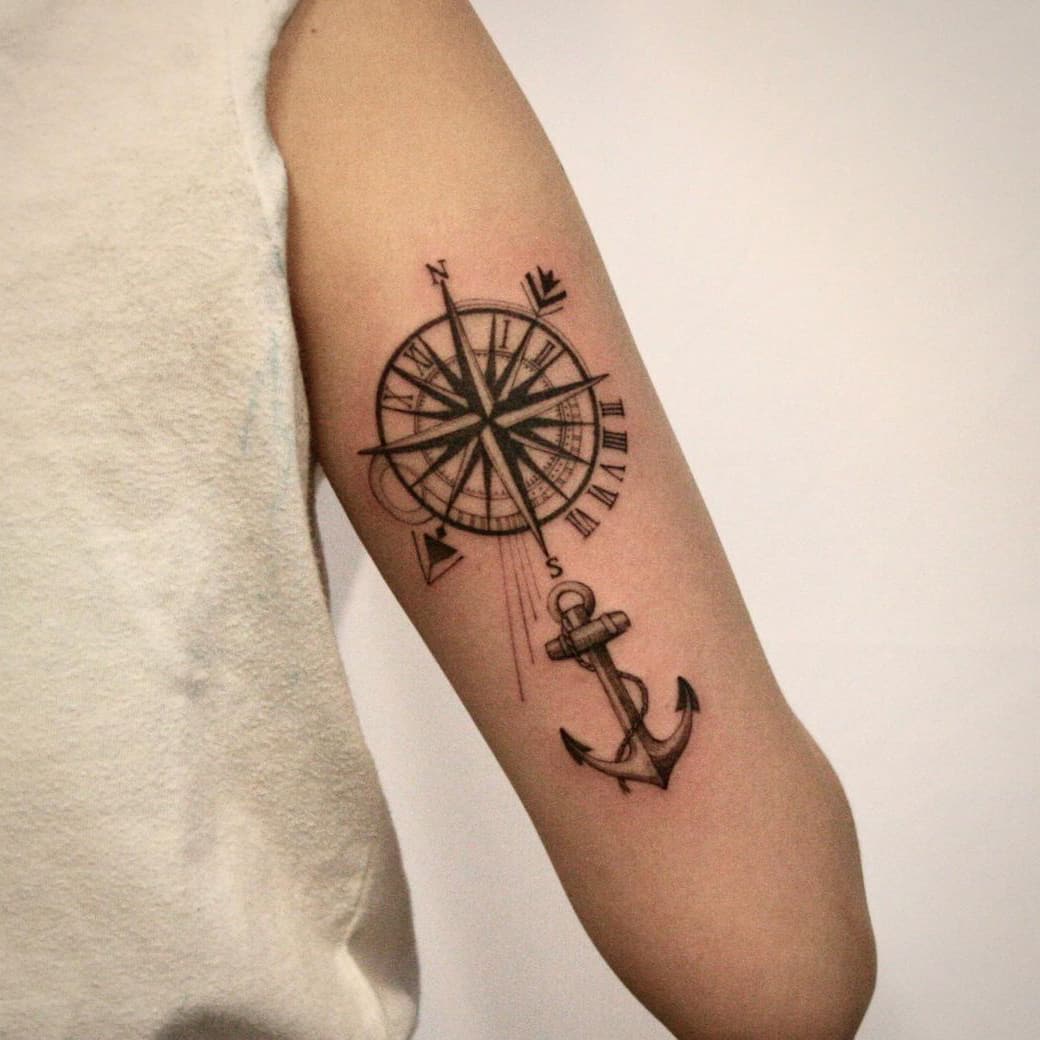 31+ Classic and always trending compass tattoo: Symbolizes confidence, courage & independence