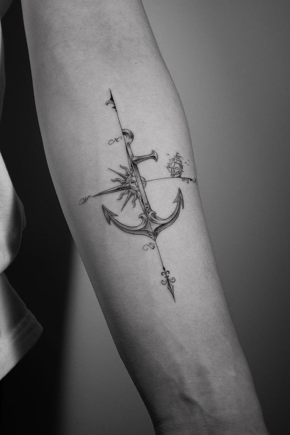 31+ Classic and always trending compass tattoo: Symbolizes confidence, courage & independence