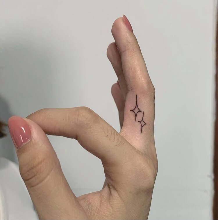 40+ Finger Tattoo Ideas