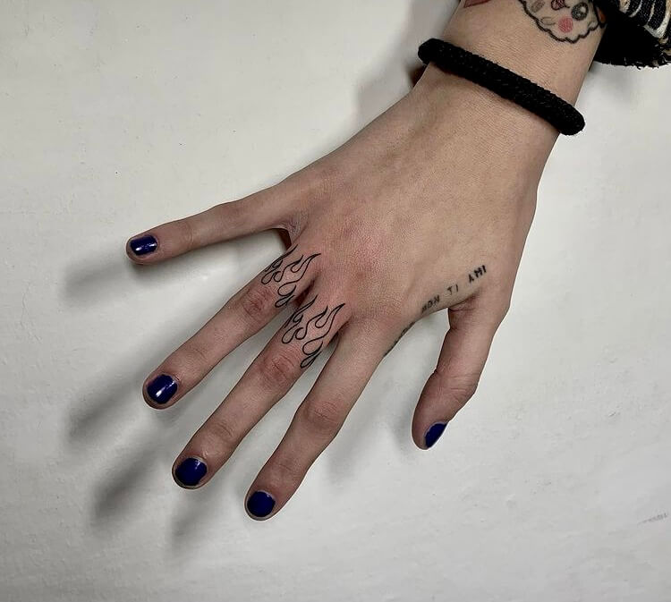 40+ Finger Tattoo Ideas