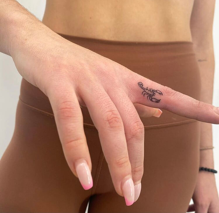 40+ Finger Tattoo Ideas