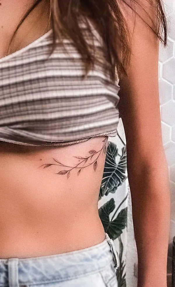 51 Stunning Rib Tattoos For ᴡᴏᴍᴇɴ with Meaning