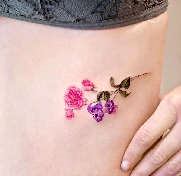 51 Stunning Rib Tattoos For ᴡᴏᴍᴇɴ with Meaning