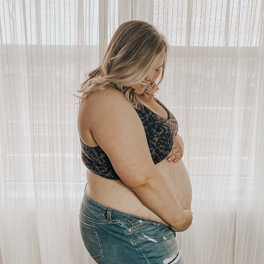 10 Perceptive Pictures Honoring Plus-Size Pregnancy