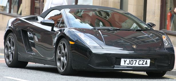 Legendary Wayne Rooney of MU with his love, his million dollar red car collection. – Fav Sporting