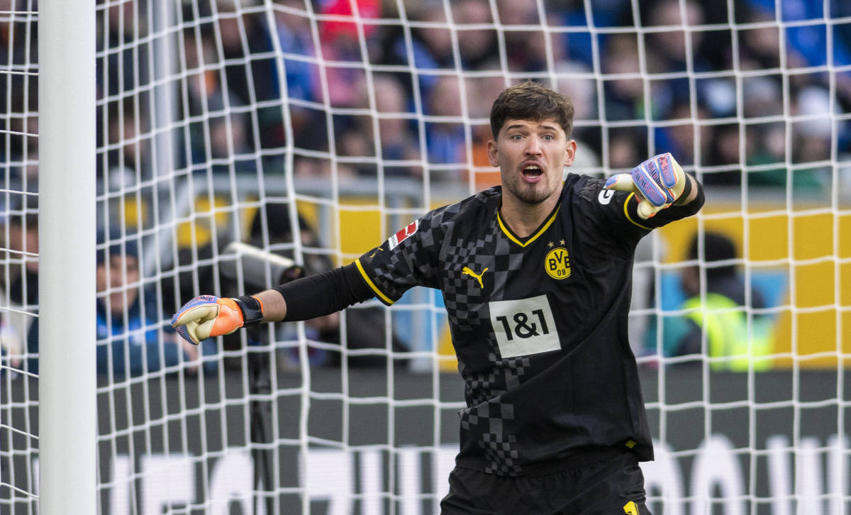 Report: Chelsea Could Sign Borussia Dortmund Goalkeeper Gregor Kobel - The  Transfer Room: Football News, Analysis, and More