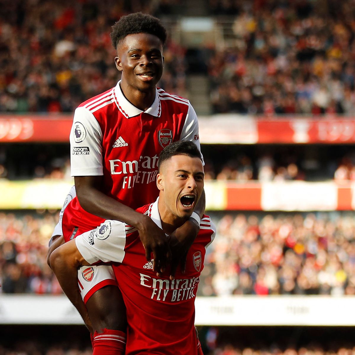 Arsenal must agree Bukayo Saka and Gabriel Martinelli contracts to stop  Robin van Persie repeat - football.london