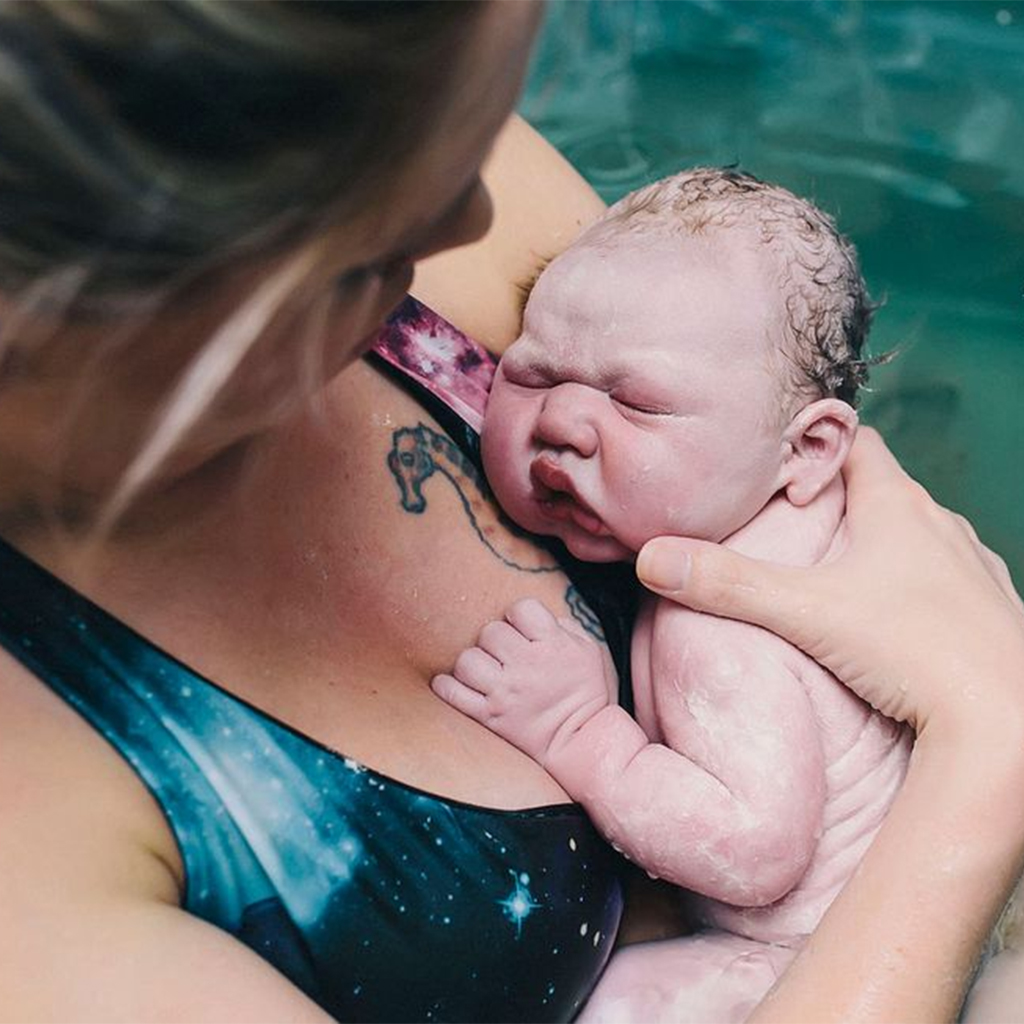 These twelve heart-wrenching photographs illustrate a real water birth.