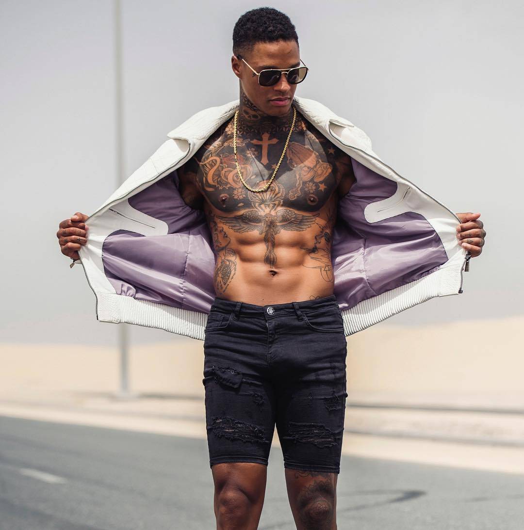 The most beautiful tattoos on the famous model Tyrone Hermitt’s body make everyone fall in love – znice.info