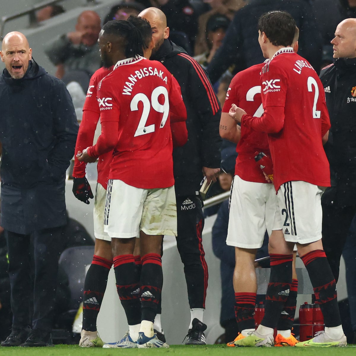 Erik ten Hag points out why Man Utd became so lifeless in the 2nd half: 'We have overload'