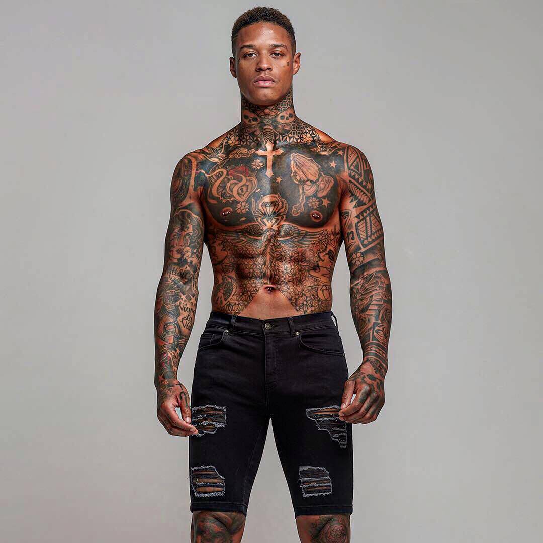 The most beautiful tattoos on the famous model Tyrone Hermitt’s body make everyone fall in love – znice.info