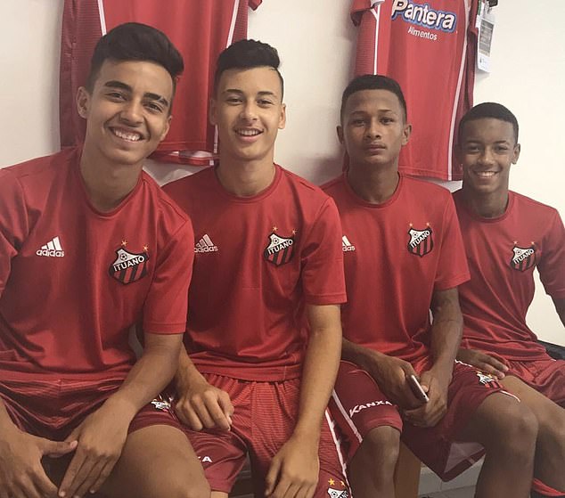 Martinelli (second left) iмpressed Arsenal's scouts whilst playing for Brazilian side Ituano