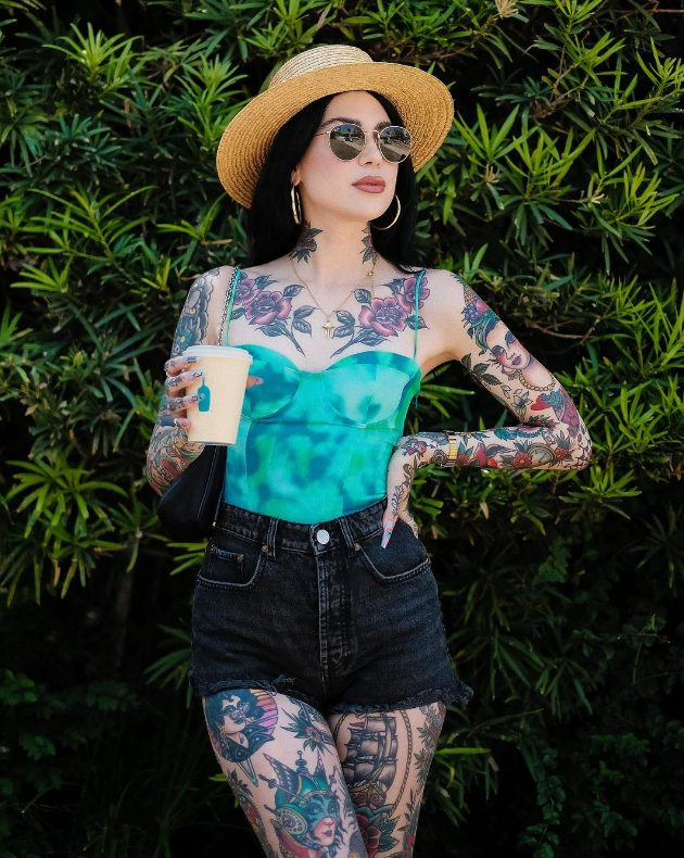 Annɑ Meliani: The Tattooed Model Redefining Beauty Standards in Fashion - mysteriousevent.com