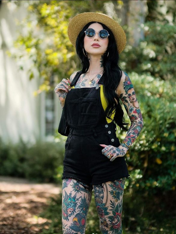 Annɑ Meliani: The Tattooed Model Redefining Beauty Standards in Fashion - mysteriousevent.com