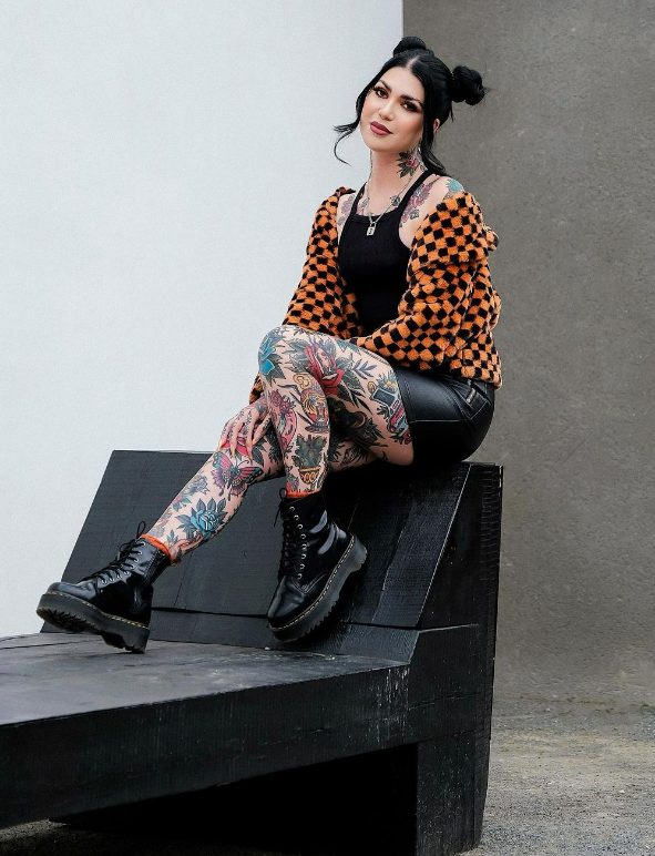 Annɑ Meliani: The Tattooed Model Redefining Beauty Standards in Fashion - mysteriousevent.com