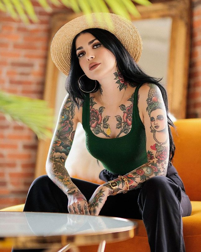 Annɑ Meliani: The Tattooed Model Redefining Beauty Standards in Fashion - mysteriousevent.com