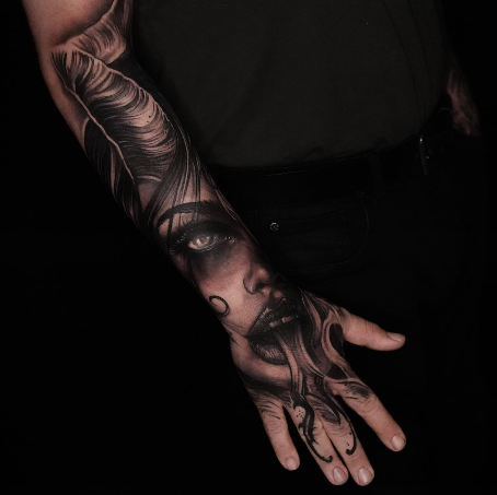 Let Lisa Kroiss’ Creative Tattoo Artistry Bring Out Your Bold Side.