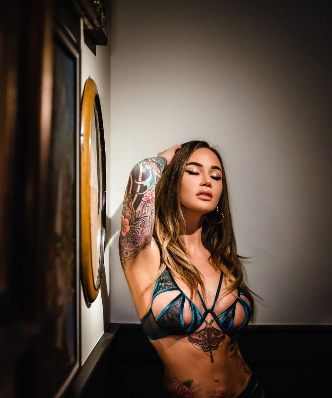 JessicaWilde: Redefining Beauty and Challenging Stereotypes as a Bold and Inspiring Tattoo Model.