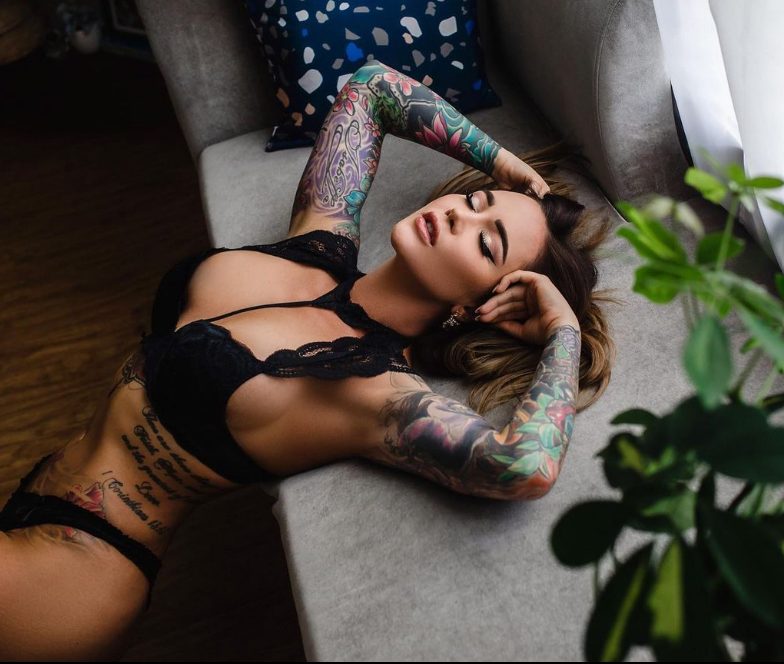 JessicaWilde: Redefining Beauty and Challenging Stereotypes as a Bold and Inspiring Tattoo Model.