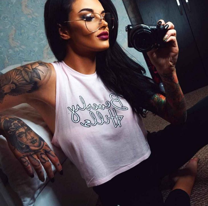 Unleashing the Artistry: Lauren Houldsworth's Bold and Captivating Journey as a Tattoo Model and Influencer.