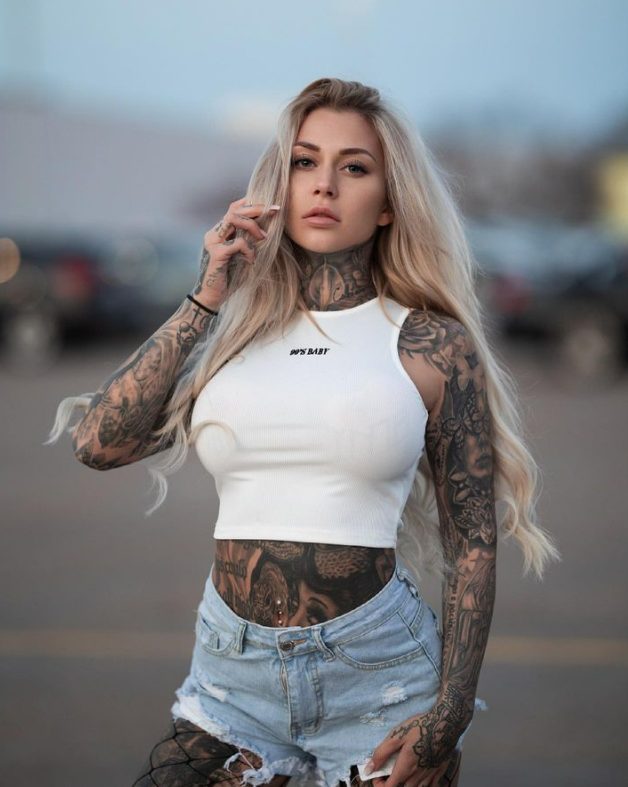 "Unveiling Daniela Bittner: The Bold and Captivating Model Redefining the Fashion Industry with Her Daring Tattoos and Fearless Attitude".