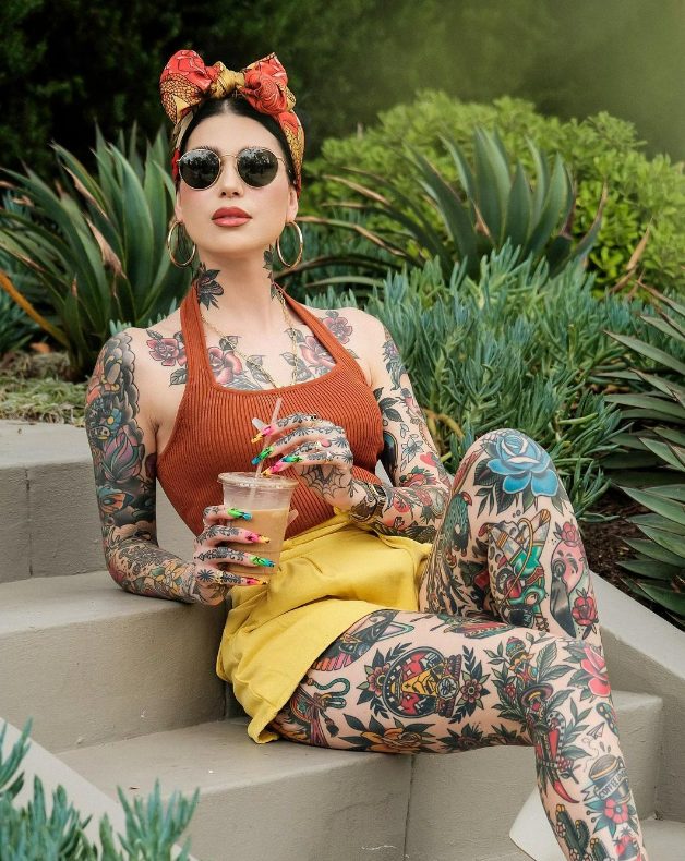 Annɑ Meliani: The Tattooed Model Redefining Beauty Standards in Fashion - mysteriousevent.com