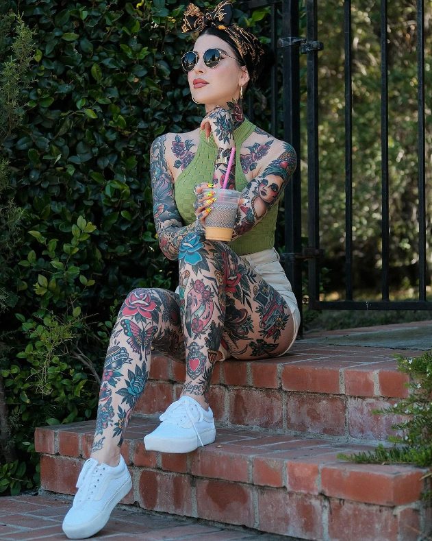 Annɑ Meliani: The Tattooed Model Redefining Beauty Standards in Fashion - mysteriousevent.com