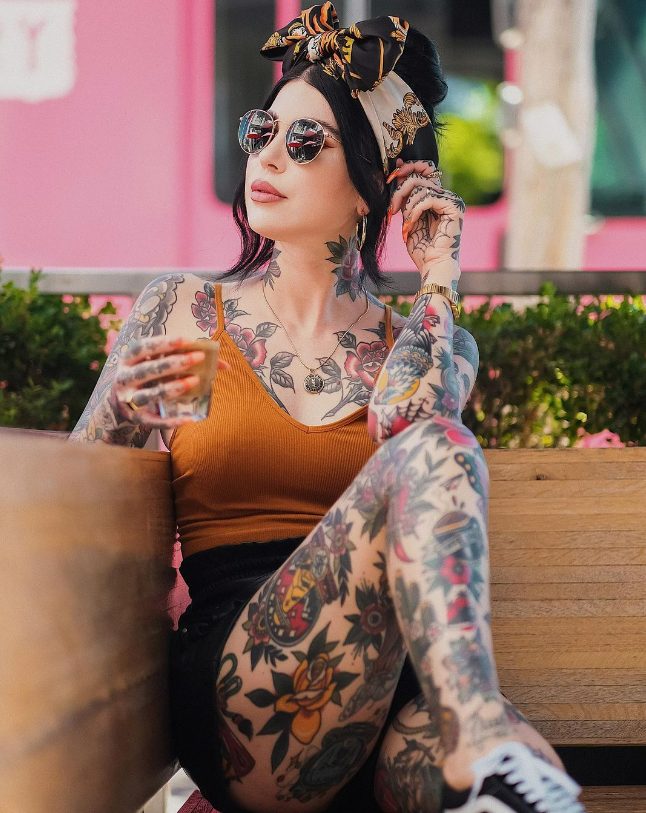 Annɑ Meliani: The Tattooed Model Redefining Beauty Standards in Fashion - mysteriousevent.com